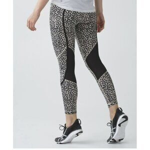 Lululemon Pedal To The Medal 7/8 Tight *Full-On Luxtreme Ace Spot SZ 4 EUC